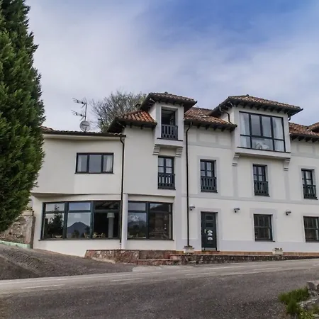 Hotel Montanas De Covadonga 2*