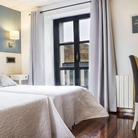 Montanas De Covadonga Hotel 2*