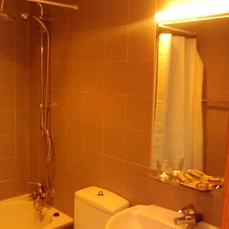 Montanas De Covadonga Hotel 2*