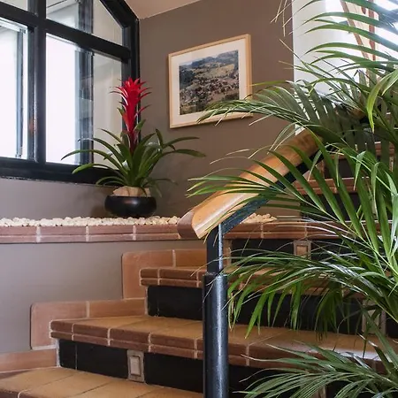 Hotel Montanas De Covadonga 2*