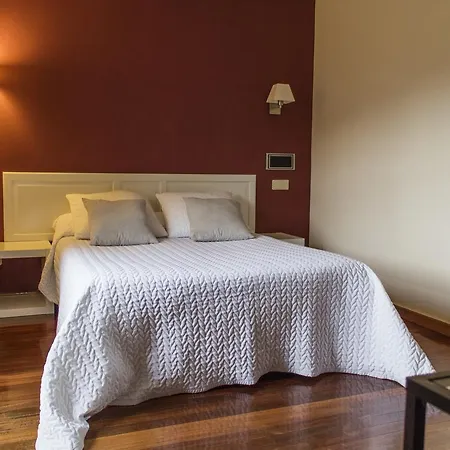 Montanas De Covadonga Hotel 2*